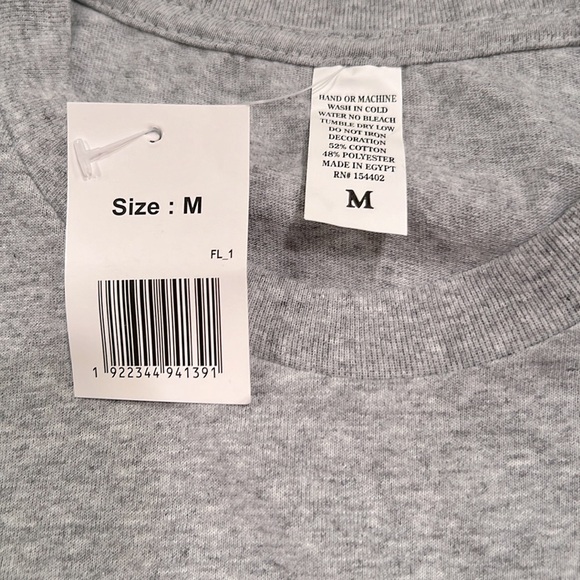 NWT-Unisex-Santa’s Workshop-Graphic T Shirt-Sz M - Picture 5 of 5